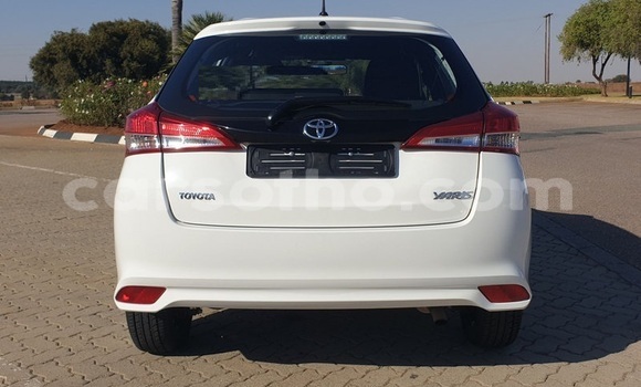 Sayi Na hannu Toyota Yaris White Mota in Maseru a Maseru Sayi Na hannu Toyota Yaris White Mota in Maseru a Maseru