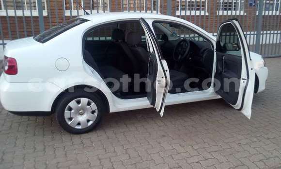 Sayi Na hannu Volkswagen Polo White Mota in Maseru a Maseru Sayi Na hannu Volkswagen Polo White Mota in Maseru a Maseru