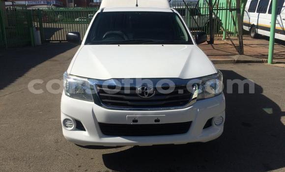 Sayi Na hannu Toyota Hilux White Mota in Maseru a Maseru Sayi Na hannu Toyota Hilux White Mota in Maseru a Maseru