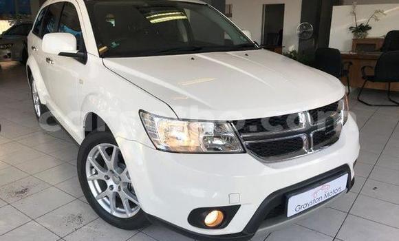Sayi Na hannu Dodge Coronet Silver Mota in Maputsoe a Leribe