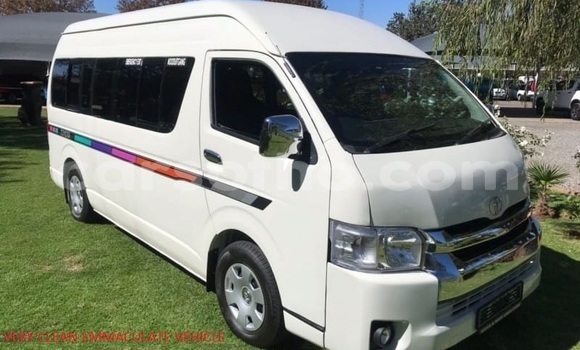 Acheter Occasion Voiture Toyota 4Runner Blanc à Maseru, Maseru Acheter Occasion Voiture Toyota 4Runner Blanc à Maseru, Maseru