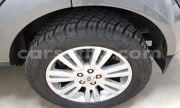 Buy Used Land Rover Discovery Silver Car in Maputsoa in Leribe Buy Used Land Rover Discovery Silver Car in Maputsoa in Leribe