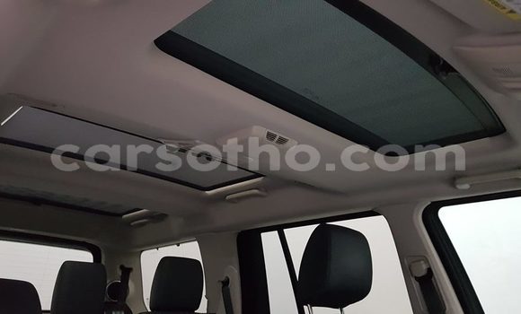 Buy Used Land Rover Discovery Silver Car in Maputsoa in Leribe Buy Used Land Rover Discovery Silver Car in Maputsoa in Leribe