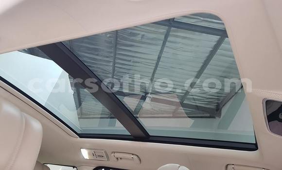 Sayi Na hannu Land Rover Range Rover White Mota in Maputsoe a Leribe Sayi Na hannu Land Rover Range Rover White Mota in Maputsoe a Leribe