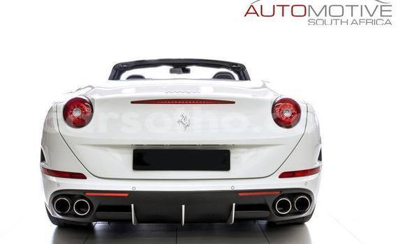 Acheter Occasion Voiture Ferrari California Blanc à Maseru, Maseru Acheter Occasion Voiture Ferrari California Blanc à Maseru, Maseru