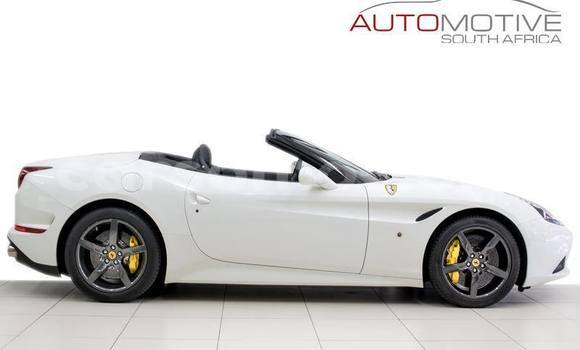 Acheter Occasion Voiture Ferrari California Blanc à Maseru, Maseru Acheter Occasion Voiture Ferrari California Blanc à Maseru, Maseru