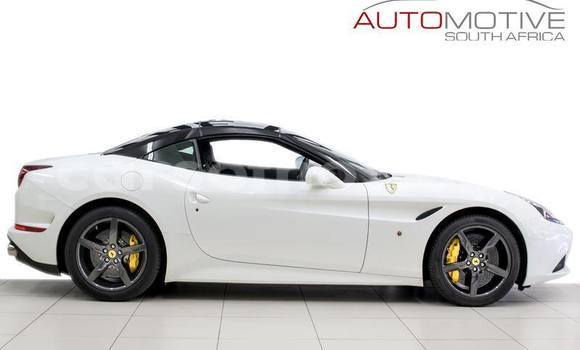 Acheter Occasion Voiture Ferrari California Blanc à Maseru, Maseru Acheter Occasion Voiture Ferrari California Blanc à Maseru, Maseru