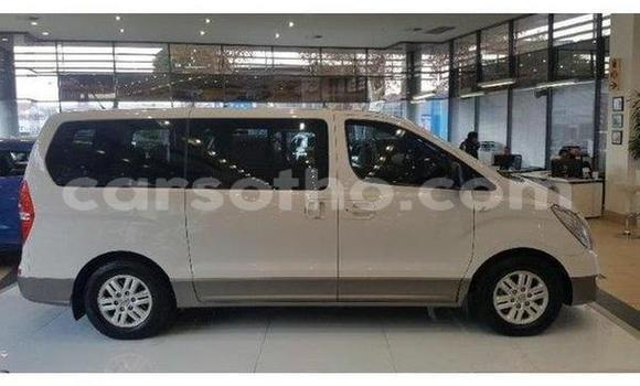 اشتري مستعمل Hyundai H1 White سيارة في Butha–Buthe في Thaba-Tseka اشتري مستعمل Hyundai H1 White سيارة في Butha–Buthe في Thaba-Tseka
