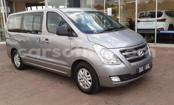اشتري مستعمل Hyundai H1 Silver سيارة في Hlotse في Leribe اشتري مستعمل Hyundai H1 Silver سيارة في Hlotse في Leribe