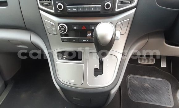 اشتري مستعمل Hyundai H1 Silver سيارة في Hlotse في Leribe اشتري مستعمل Hyundai H1 Silver سيارة في Hlotse في Leribe