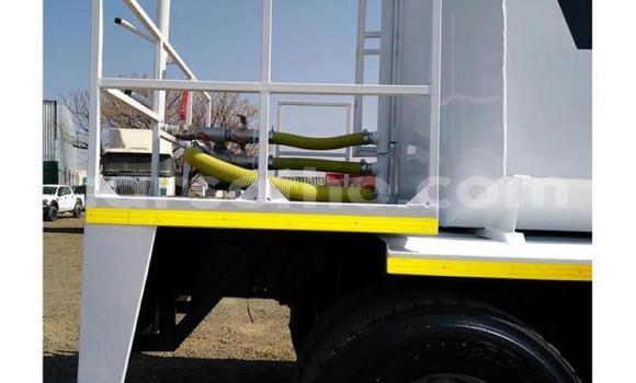 Sayi Na hannu Mercedes‒Benz 1317 Other Babbar mota in Butha Buthe a Butha-Buthe Sayi Na hannu Mercedes‒Benz 1317 Other Babbar mota in Butha Buthe a Butha-Buthe