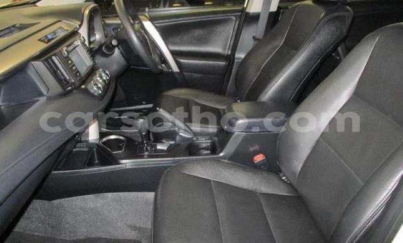 Acheter Occasion Voiture Toyota RAV4 Blanc à Maseru, Maseru Acheter Occasion Voiture Toyota RAV4 Blanc à Maseru, Maseru