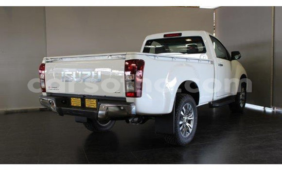 Sayi Na hannu Isuzu KB White Mota in Butha Buthe a Butha-Buthe Sayi Na hannu Isuzu KB White Mota in Butha Buthe a Butha-Buthe