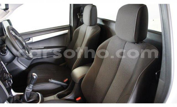 Sayi Na hannu Isuzu KB White Mota in Butha Buthe a Butha-Buthe Sayi Na hannu Isuzu KB White Mota in Butha Buthe a Butha-Buthe