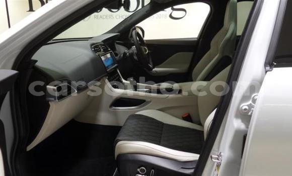 Sayi Na hannu Jaguar F-Pace White Mota in Maputsoe a Leribe Sayi Na hannu Jaguar F-Pace White Mota in Maputsoe a Leribe