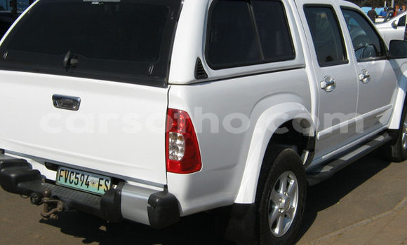 Acheter Occasion Voiture Isuzu KB Blanc à Maputsoa, Leribe Acheter Occasion Voiture Isuzu KB Blanc à Maputsoa, Leribe
