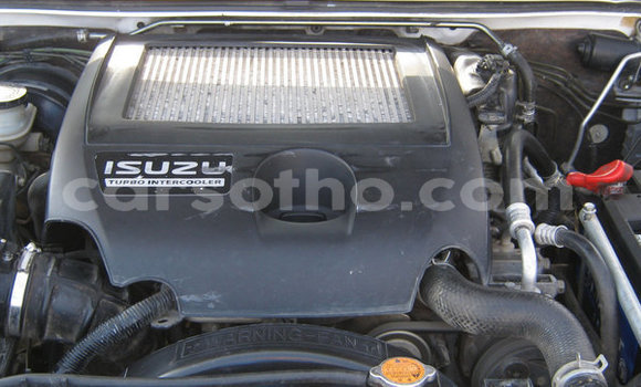 Acheter Occasion Voiture Isuzu KB Blanc à Maputsoa, Leribe Acheter Occasion Voiture Isuzu KB Blanc à Maputsoa, Leribe