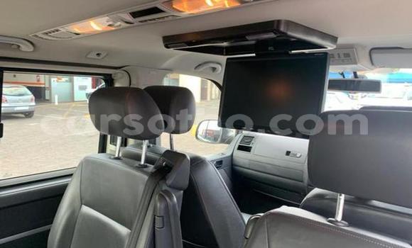 اشتري مستعمل Volkswagen Caravelle Silver سيارة في Hlotse في Leribe اشتري مستعمل Volkswagen Caravelle Silver سيارة في Hlotse في Leribe