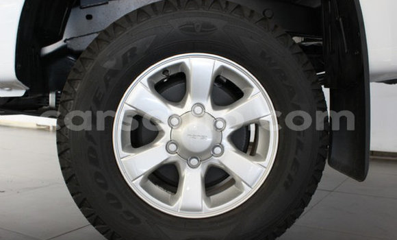 Acheter Occasion Voiture Isuzu KB Blanc à Mafeteng, Mafeteng Acheter Occasion Voiture Isuzu KB Blanc à Mafeteng, Mafeteng