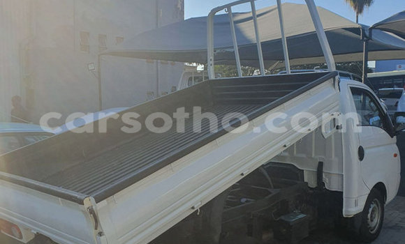 اشتري مستعمل Hyundai H200 White سيارة في Maputsoa في Leribe اشتري مستعمل Hyundai H200 White سيارة في Maputsoa في Leribe