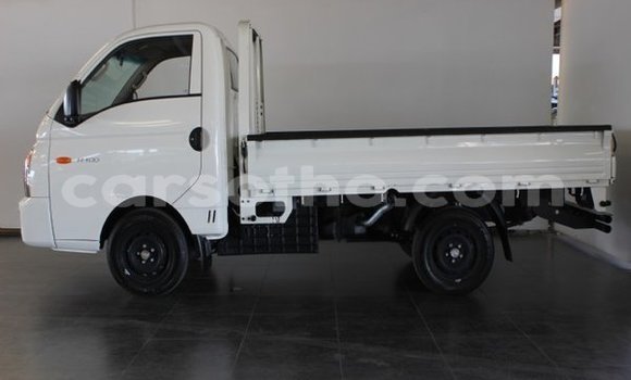 اشتري مستعمل Hyundai H200 White سيارة في Maputsoa في Leribe اشتري مستعمل Hyundai H200 White سيارة في Maputsoa في Leribe