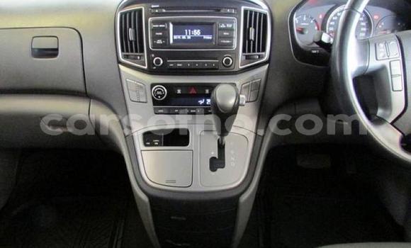 اشتري مستعمل Hyundai H1 Silver سيارة في Maseru في Maseru اشتري مستعمل Hyundai H1 Silver سيارة في Maseru في Maseru