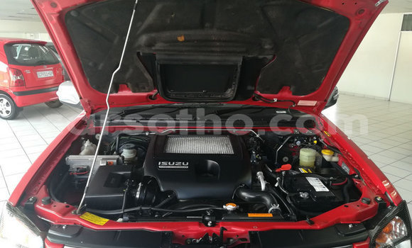 Acheter Occasion Voiture Isuzu KB Rouge à Butha Buthe, Butha-Buthe Acheter Occasion Voiture Isuzu KB Rouge à Butha Buthe, Butha-Buthe