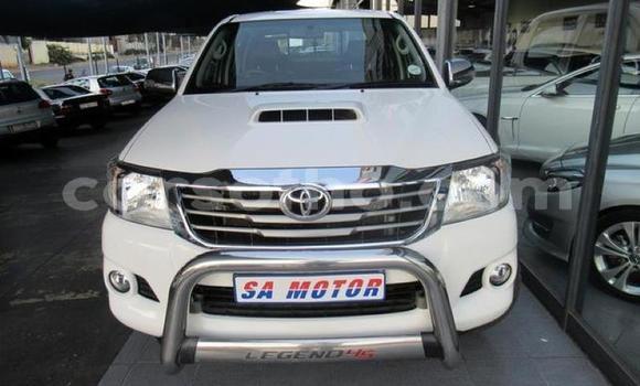 اشتري مستعمل Toyota Hilux White سيارة في Maseru في Maseru اشتري مستعمل Toyota Hilux White سيارة في Maseru في Maseru