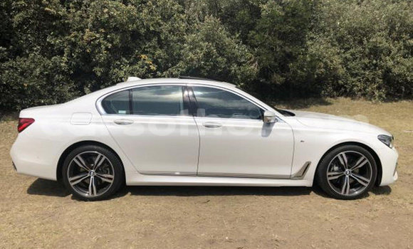 Sayi Na hannu BMW 7er White Mota in Maseru a Maseru Sayi Na hannu BMW 7er White Mota in Maseru a Maseru