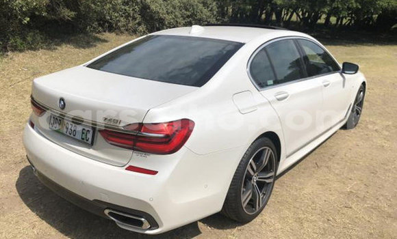 Sayi Na hannu BMW 7er White Mota in Maseru a Maseru Sayi Na hannu BMW 7er White Mota in Maseru a Maseru