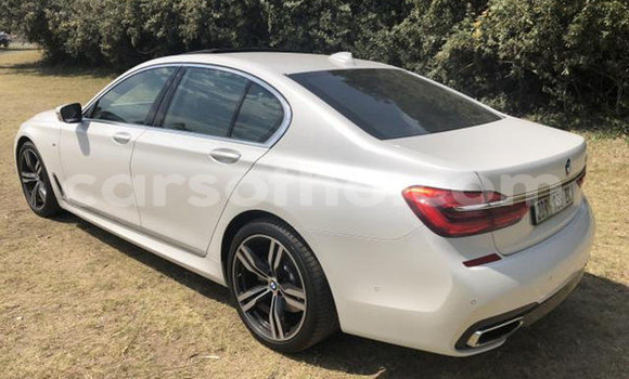 Sayi Na hannu BMW 7er White Mota in Maseru a Maseru Sayi Na hannu BMW 7er White Mota in Maseru a Maseru
