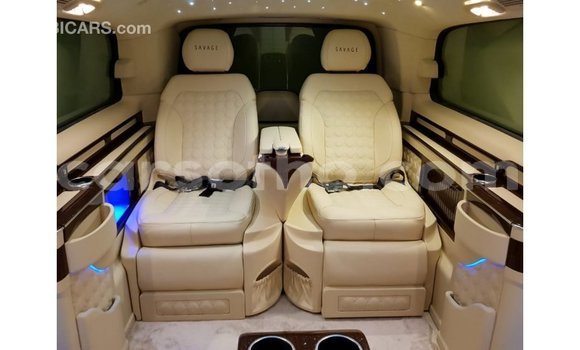 Acheter Import Voiture Mercedes-Benz 250 Noir à Import - Dubai, Maseru Acheter Import Voiture Mercedes-Benz 250 Noir à Import - Dubai, Maseru