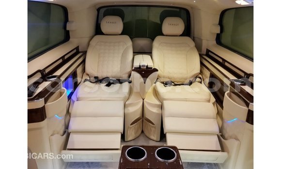 Acheter Import Voiture Mercedes-Benz 250 Noir à Import - Dubai, Maseru Acheter Import Voiture Mercedes-Benz 250 Noir à Import - Dubai, Maseru