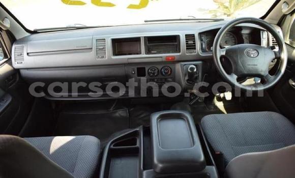 اشتري مستعمل Toyota HiAce Blue شاحنة في Maseru في Maseru اشتري مستعمل Toyota HiAce Blue شاحنة في Maseru في Maseru