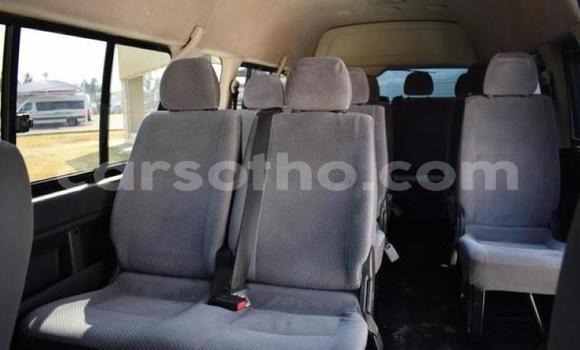 اشتري مستعمل Toyota HiAce Blue شاحنة في Maseru في Maseru اشتري مستعمل Toyota HiAce Blue شاحنة في Maseru في Maseru