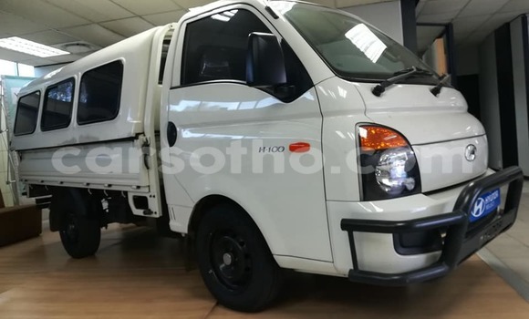 Sayi Na hannu Hyundai H200 White Mota in Hlotse a Leribe Sayi Na hannu Hyundai H200 White Mota in Hlotse a Leribe
