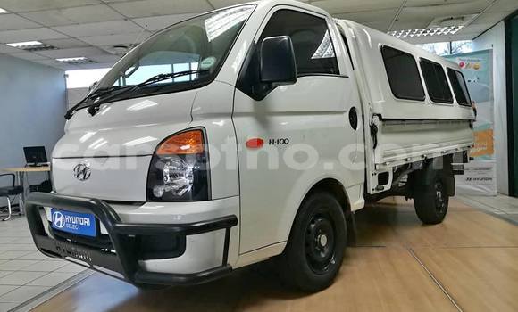 Sayi Na hannu Hyundai H200 White Mota in Hlotse a Leribe Sayi Na hannu Hyundai H200 White Mota in Hlotse a Leribe