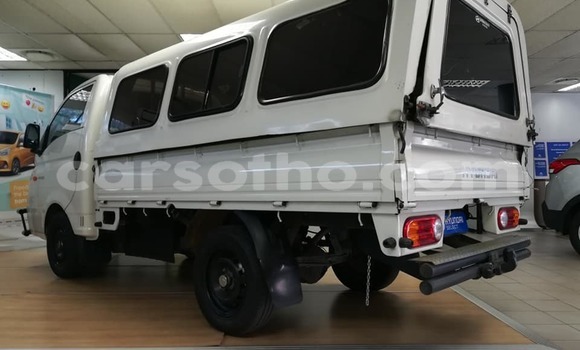 Sayi Na hannu Hyundai H200 White Mota in Hlotse a Leribe Sayi Na hannu Hyundai H200 White Mota in Hlotse a Leribe