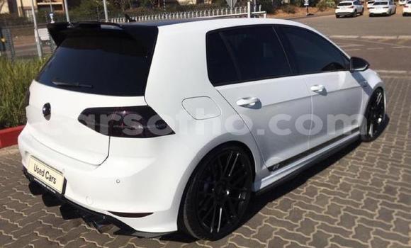 اشتري مستعمل Volkswagen Golf White سيارة في Maseru في Maseru اشتري مستعمل Volkswagen Golf White سيارة في Maseru في Maseru
