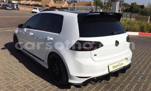 اشتري مستعمل Volkswagen Golf White سيارة في Maseru في Maseru اشتري مستعمل Volkswagen Golf White سيارة في Maseru في Maseru