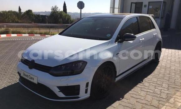 اشتري مستعمل Volkswagen Golf White سيارة في Maseru في Maseru اشتري مستعمل Volkswagen Golf White سيارة في Maseru في Maseru