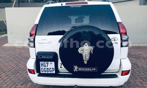 Sayi Na hannu Toyota Land Cruiser Prado White Mota in Maputsoa a Leribe Sayi Na hannu Toyota Land Cruiser Prado White Mota in Maputsoa a Leribe