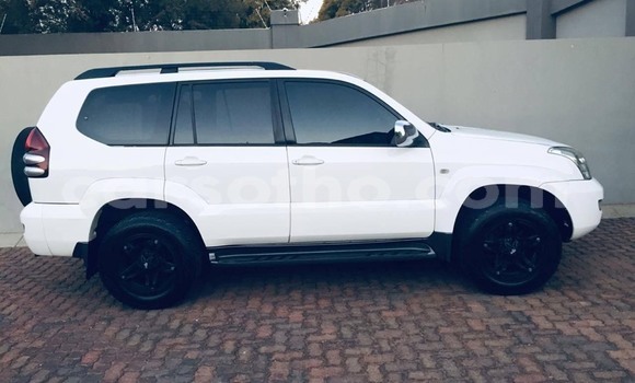 Sayi Na hannu Toyota Land Cruiser Prado White Mota in Maputsoa a Leribe Sayi Na hannu Toyota Land Cruiser Prado White Mota in Maputsoa a Leribe