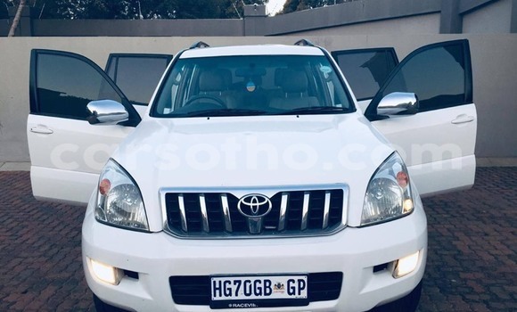 Sayi Na hannu Toyota Land Cruiser Prado White Mota in Maputsoa a Leribe Sayi Na hannu Toyota Land Cruiser Prado White Mota in Maputsoa a Leribe