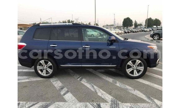 Sayi Imported Toyota Highlander Blue Mota in Import - Dubai a Maseru Sayi Imported Toyota Highlander Blue Mota in Import - Dubai a Maseru