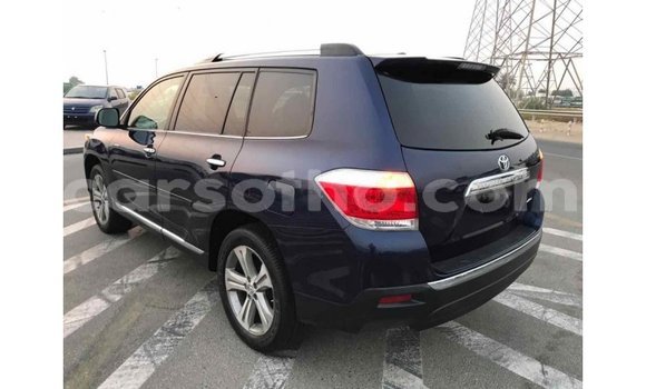 Sayi Imported Toyota Highlander Blue Mota in Import - Dubai a Maseru Sayi Imported Toyota Highlander Blue Mota in Import - Dubai a Maseru
