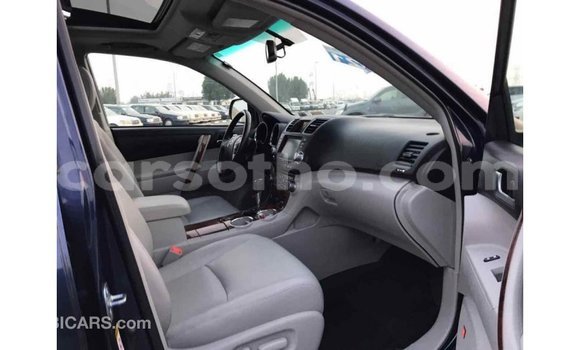Sayi Imported Toyota Highlander Blue Mota in Import - Dubai a Maseru Sayi Imported Toyota Highlander Blue Mota in Import - Dubai a Maseru