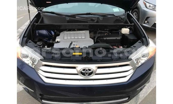 Sayi Imported Toyota Highlander Blue Mota in Import - Dubai a Maseru Sayi Imported Toyota Highlander Blue Mota in Import - Dubai a Maseru