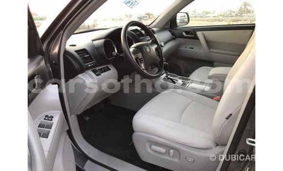 Buy Import Toyota Highlander Other Car in Import - Dubai in Maseru Buy Import Toyota Highlander Other Car in Import - Dubai in Maseru