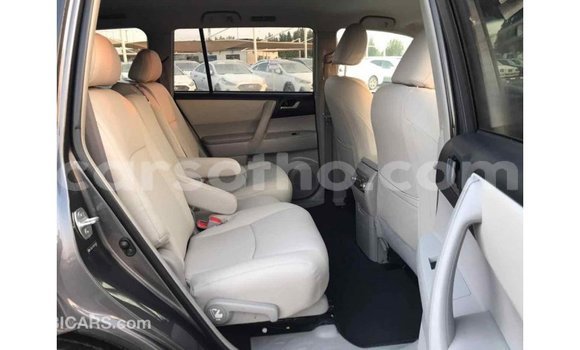 Buy Import Toyota Highlander Other Car in Import - Dubai in Maseru Buy Import Toyota Highlander Other Car in Import - Dubai in Maseru